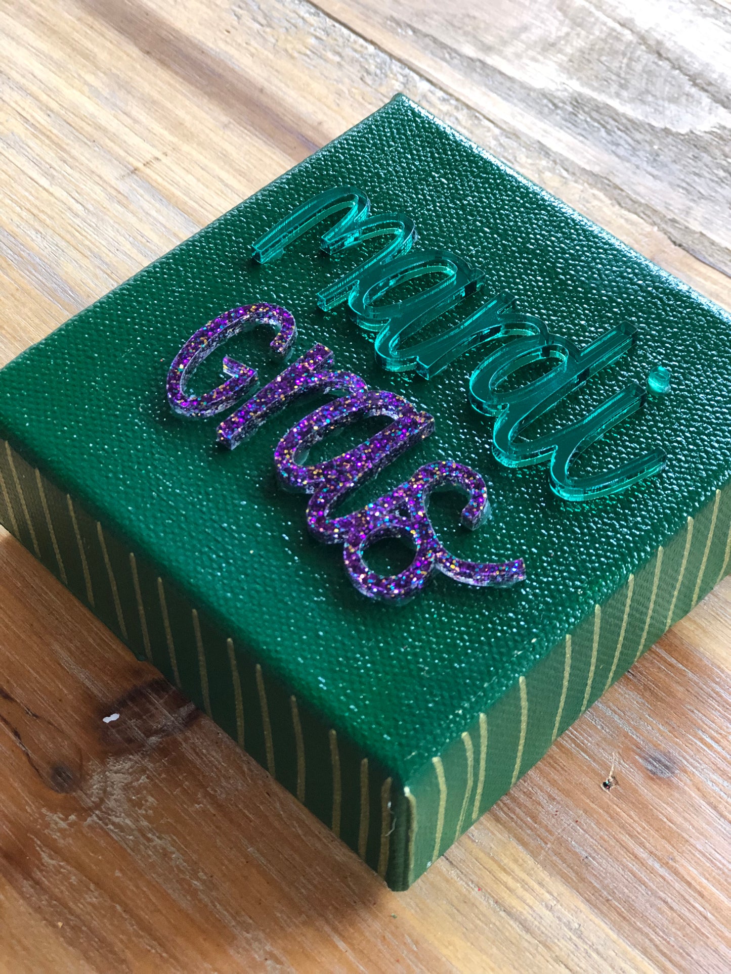 Green and Pardi Gras Mini